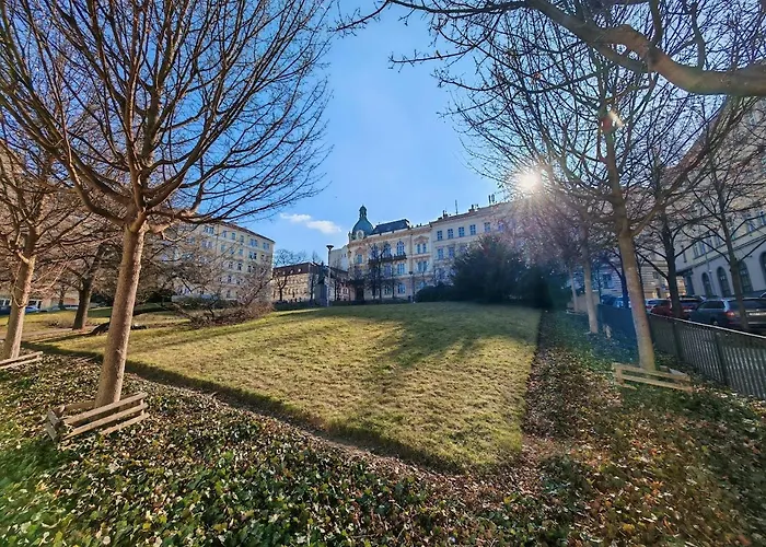 Daire Flat In Zizkov With Free Underground Parking -501- Prag